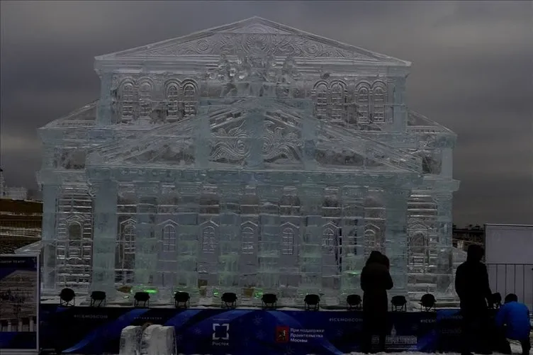 Moskova’da buzdan minyatür sergisi