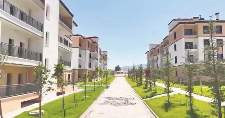 Depremzedeler evlerine kavuşuyor