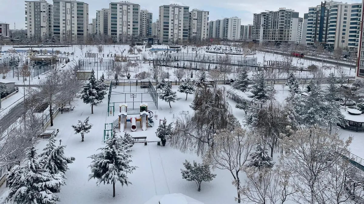 Doğu’da kar esareti… Bölge beyaza büründü