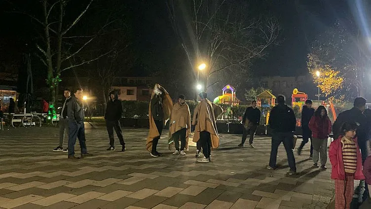 Son dakika | Düzce depremi ezbere bilim bozdurdu! Uzman isimler açıkladı: Bunu ilk kez gördüğünüzde