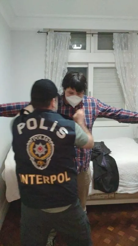 son-dakika-tosuncuk-lakapli-mehmet-aydini-tasiyan-ucak-turkiyeye-geldi-1625339744980.jpg