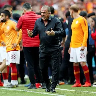 Galatasaray rakiplerine fark atmış durumda