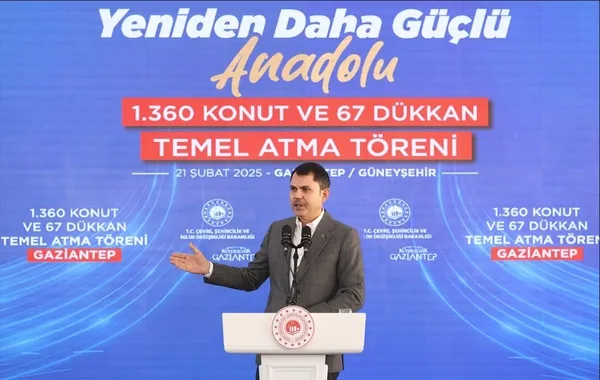 bakan-kurum-gaziantepte-acikladi-konut-fiyatlarini-dusurecek-devrim-niteliginde-adimlar-atiyoruz-1740139873287.jpg
