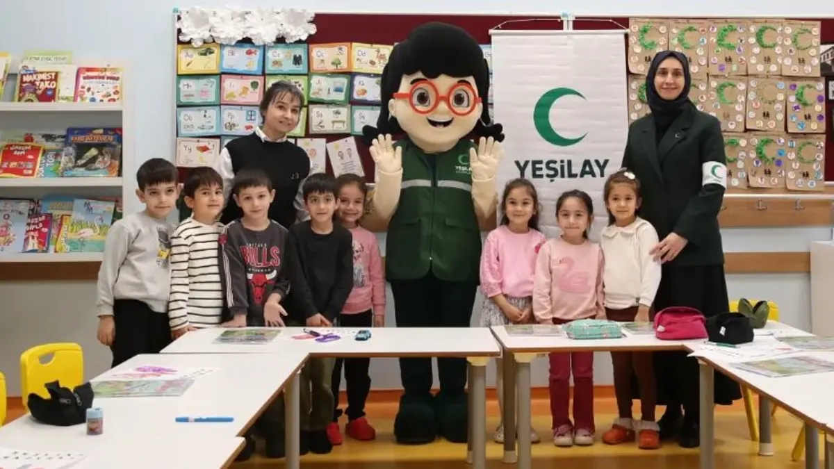 Yeşilay’dan okullarda ‘Bağımlılıklara karşı mücadele’ dersi Yeşilay’dan okullarda ‘Bağımlılıklara karşı mücadele’ dersi