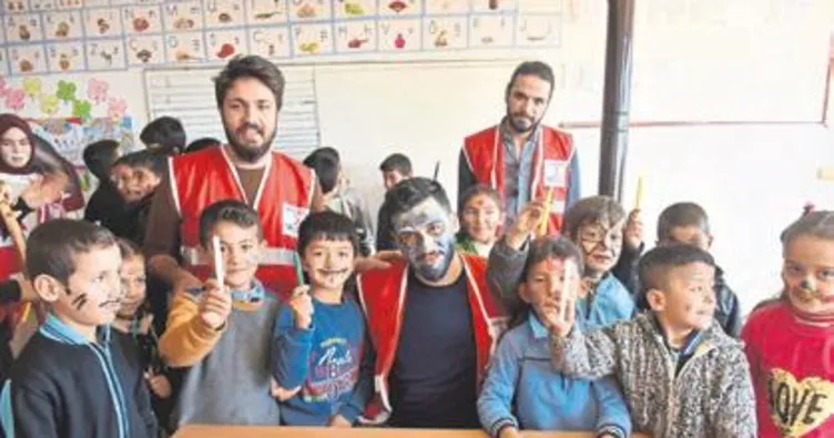 Köylerde gönül bağı kuruyorlar