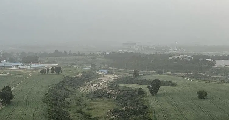 Adana’yı toz bulutu kapladı