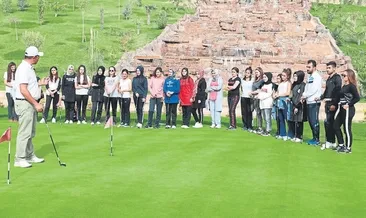 Hkü’ye gümüş madalya ile döndü