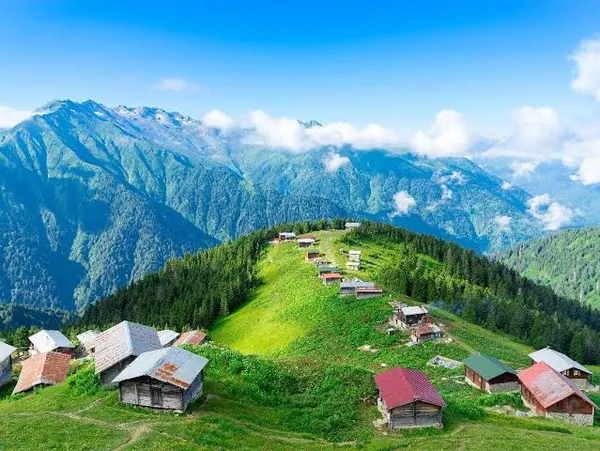 karadeniz-yolu-20-dakika-kisaliyor-bakan-uraloglu-camlihemsin-tunelli-icin-tarih-verdi-1786797566017.png
