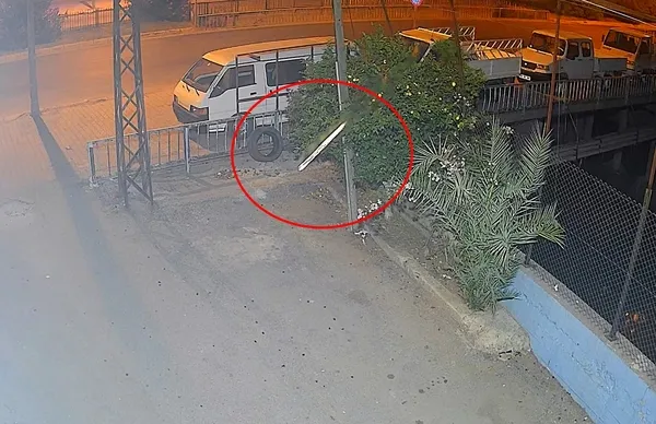 dis-klinigi-ile-oto-tamirciye-molotof-atti-canim-istedi-dedi-1732090562732.jpg