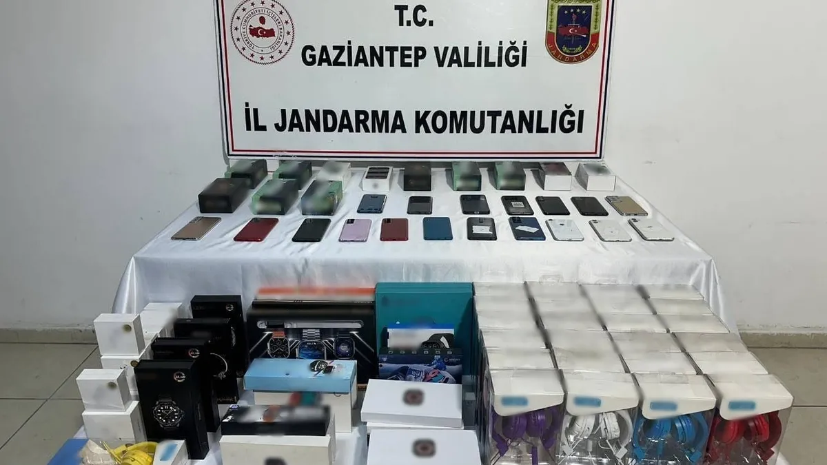 Jandarma kaçakçılara geçit vermedi: 165 şüpheli yakalandı Jandarma kaçakçılara geçit vermedi: 165 şüpheli yakalandı