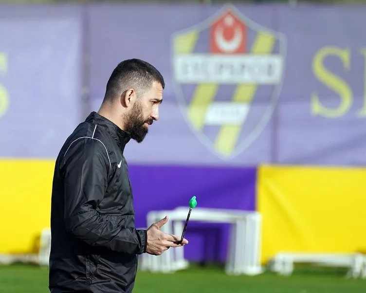 Son dakika haberleri: Arda Turan’ın ilk transferi belli oldu! Galatasaray’dan eski takım arkadaşını Eyüpspor’a getiriyor…