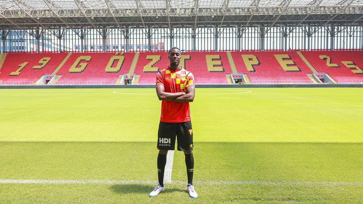 Göztepe, Malcolm Bokele'yi transfer etti