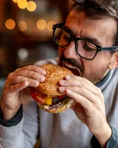 Hamburgerin adı nereden geliyor? Yüzyıllar önce başlayan hikâyesi şaşırtıyor