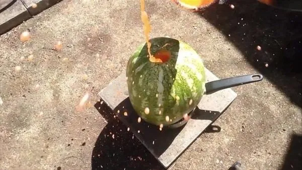 Karpuzu kesince şaşıp kaldırlar!