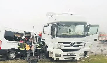 TIR’la minibüs çarpıştı: 1 ölü