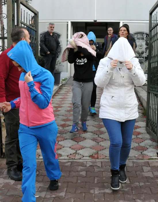 Antalya'da fuhuş operasyonu: 58 gözaltı