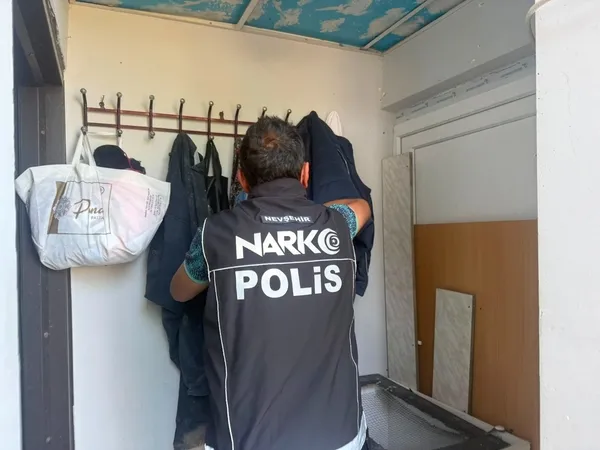 nevsehirde-safak-operasyonu-14-adrese-es-zamanli-baskin-11-gozalti-1784211662443.jpg