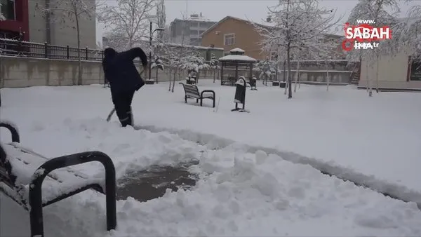 Erciş’te kar yağışı etkili oldu