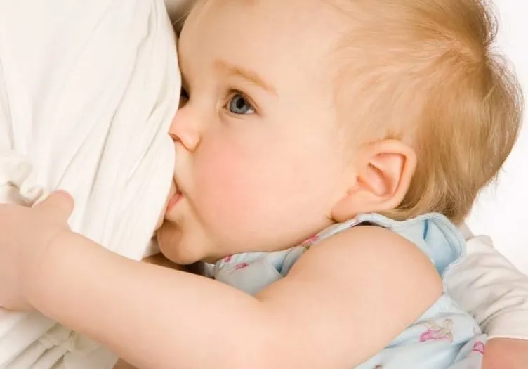 Bebeklerin anne sütü içmesi için 17 neden