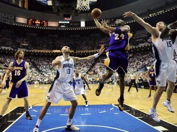 Los Angeles Lakers şampiyon