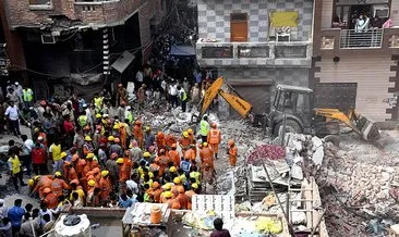 Hindistan’da bina yerle bir oldu: 11 ölü