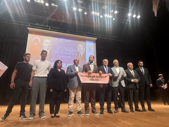 bakan-osman-askin-baktan-emrolundugun-gibi-dosdogru-ol-pankartina-destek-1783792181702.jpeg