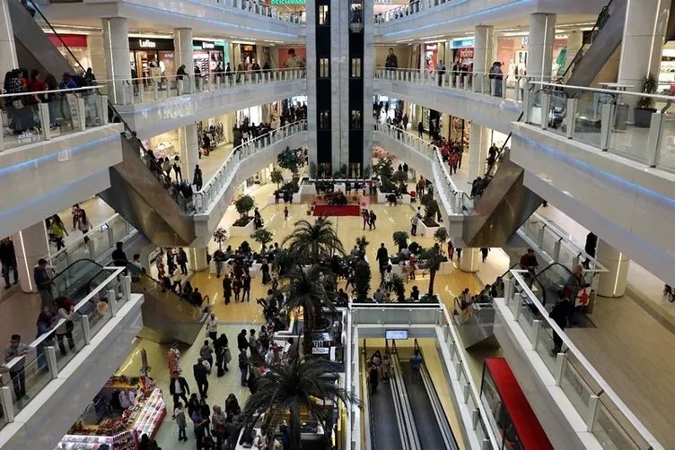 AVM'de taciz skandalı! Genç kadın çığlık çığlığa yardım istedi