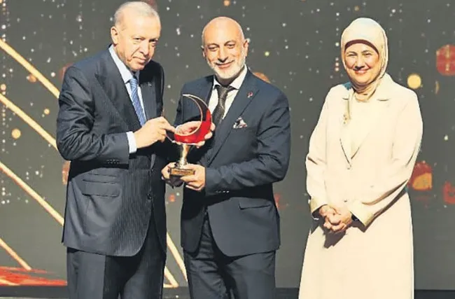 ayni-kisiye-uc-kez-umut-oldu-1781375934805.jpeg