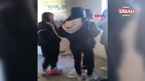 Ortaokul öğrencisi kız, erkek arkadaş yüzünden tartıştığı kızı dövdü | Video