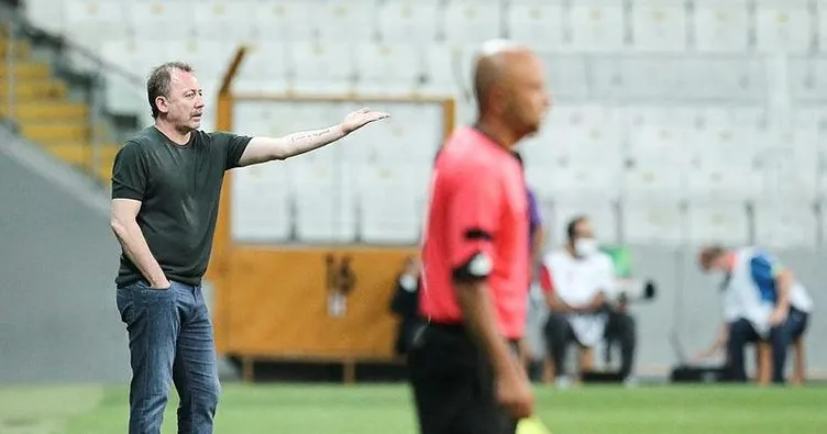 Beşiktaş Teknik Direktörü Sergen Yalçın: Rakibin 10 kişi kalması maçı kolaylaştırdı