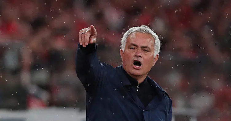 Jose Mourinho, Benfica’ya veda etti!