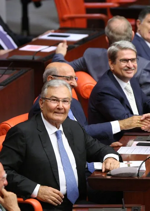 Deniz Baykal kimdir?