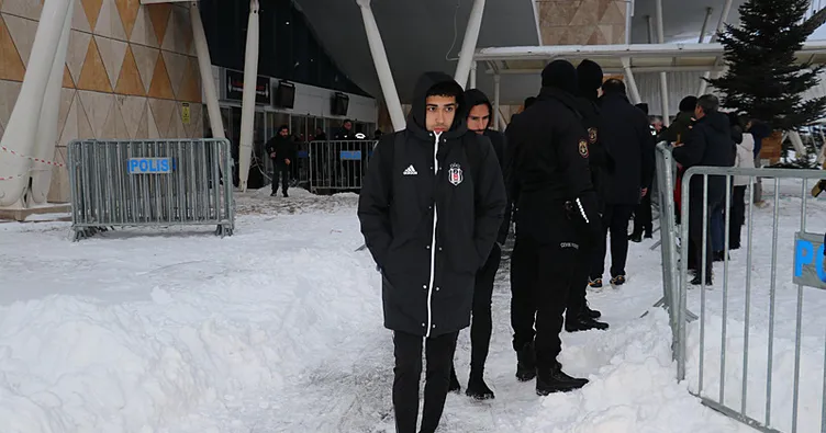 Beşiktaş ‘16.00’ dedi, Sivas’ın hocası veto etti!