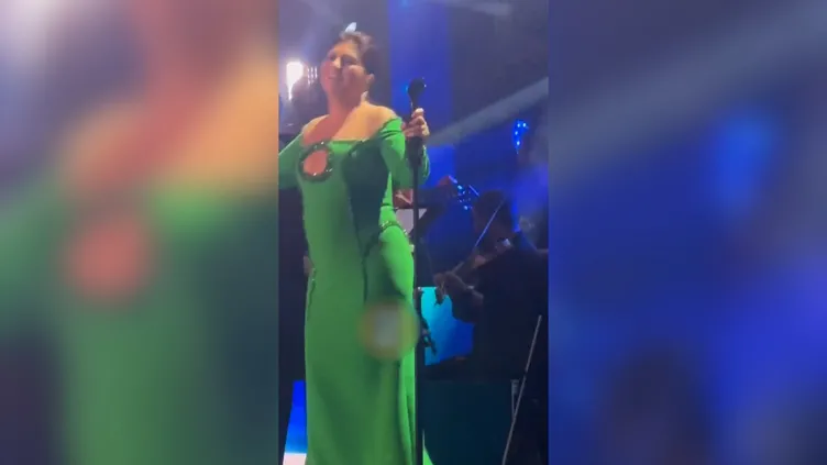 54 yaşındaki Sibel Can gündemden düşmüyor! Son konserinde kiloları dikkat çekti...