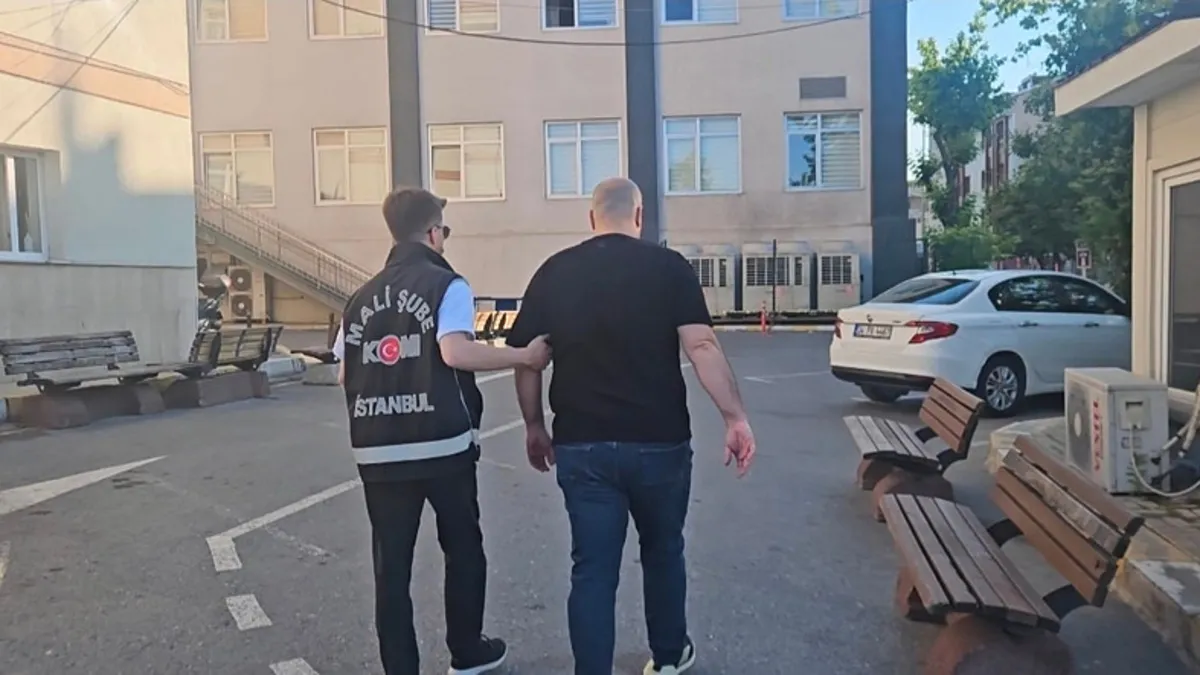 SON DAKİKA | Silivri Belediye Başkanı Bora Balcıoğlu da gözaltına alınmıştı! Adliyeye sevk edildiler SON DAKİKA | Silivri Belediye Başkanı Bora Balcıoğlu da gözaltına alınmıştı! Adliyeye sevk edildiler