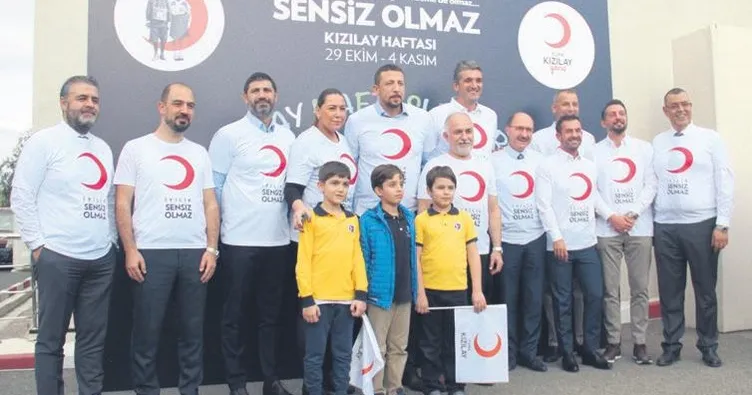 Dev adamlar kan bağışı için sahada