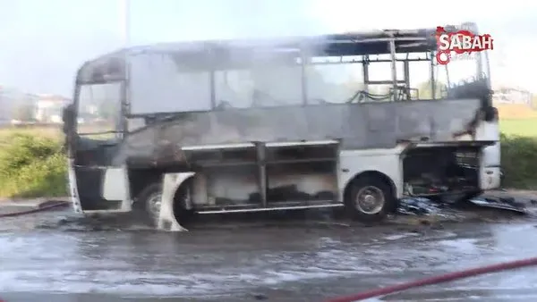Park halinde yanan midibüs 10 dakika içinde küle döndü | Video
