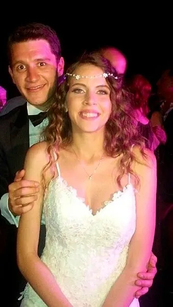 Melis Kaygılaroğlu, evlilik yıl dönümünü Instagram paylaşımıyla kutladı.