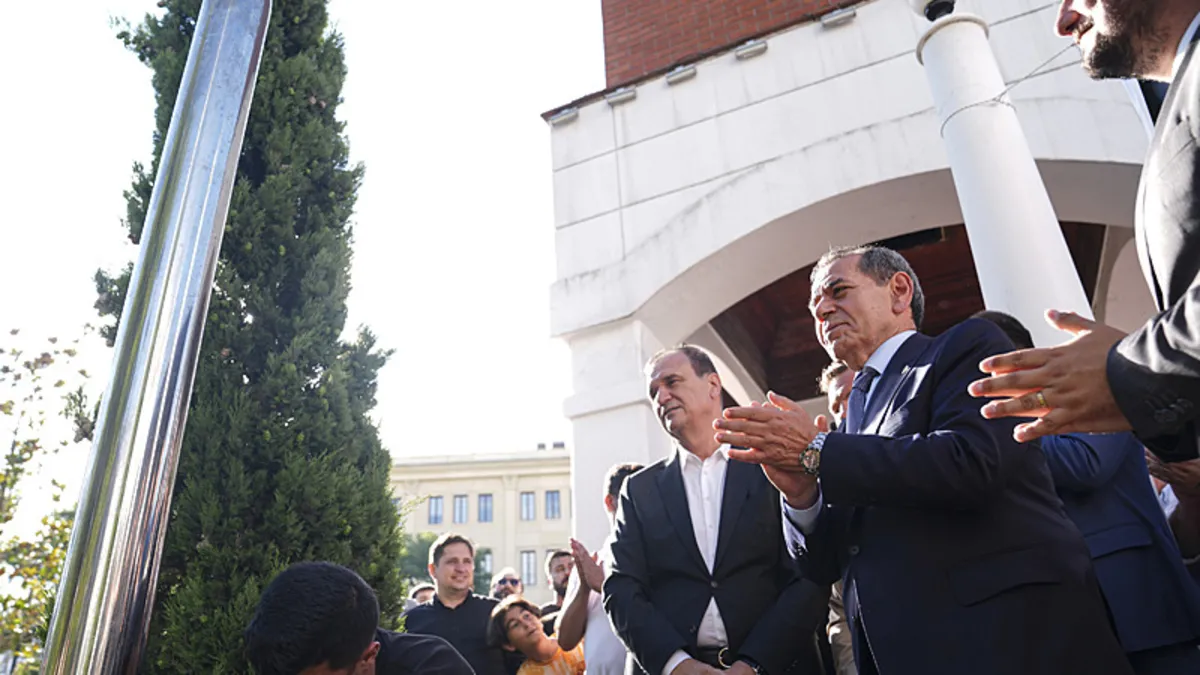 Dursun Özbek: Anamızın ak sütü gibi helal bir şampiyonluk! Dursun Özbek: Anamızın ak sütü gibi helal bir şampiyonluk!