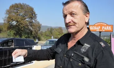 İsmini Adam olarak değiştirdi