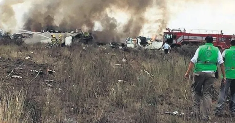 Meksika’da yolcu uçağı düştü: 85 yaralı
