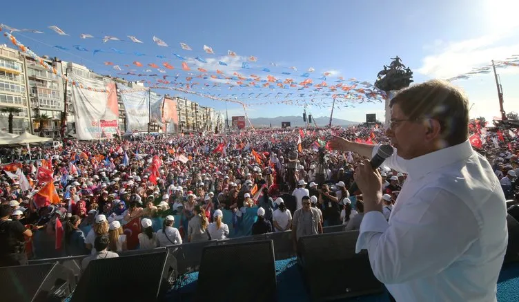 Davutoğlu İzmir’de muhteşem kalabalığa seslendi