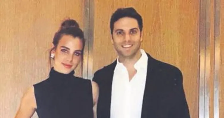 Sevgililerden aşk pozu