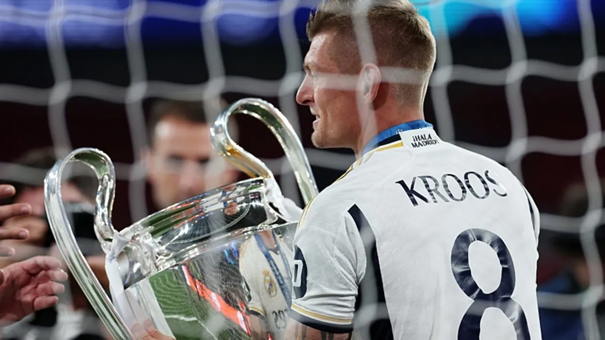 Toni Kroos, Real Madrid'e Şampiyonlar Ligi kupasıyla veda etti