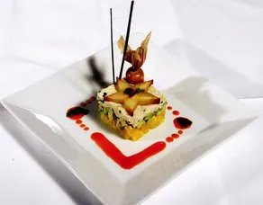Avokado ve Ananaslı Yengeç Eti