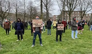 Bir Türk daha eksildi mesajı tepki çekmişti! Hollanda’da polisin Türk kızı hakkındaki ırkçı sözleri protesto edildi