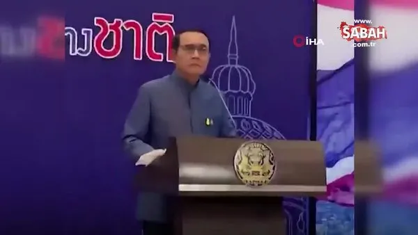 Soruyu beğenmeyen Tayland Başbakanı, gazetecilere dezenfektan sıktı | Video