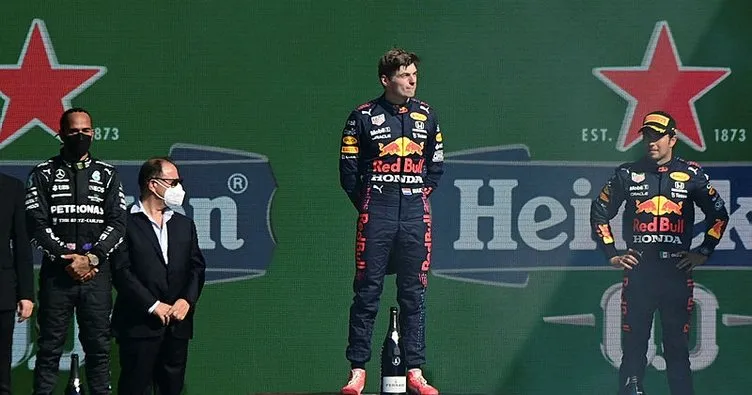 F1 Meksika Grand Prix’sini Verstappen kazandı! Sergio Perez taraftarı önünde sahneye çıktı