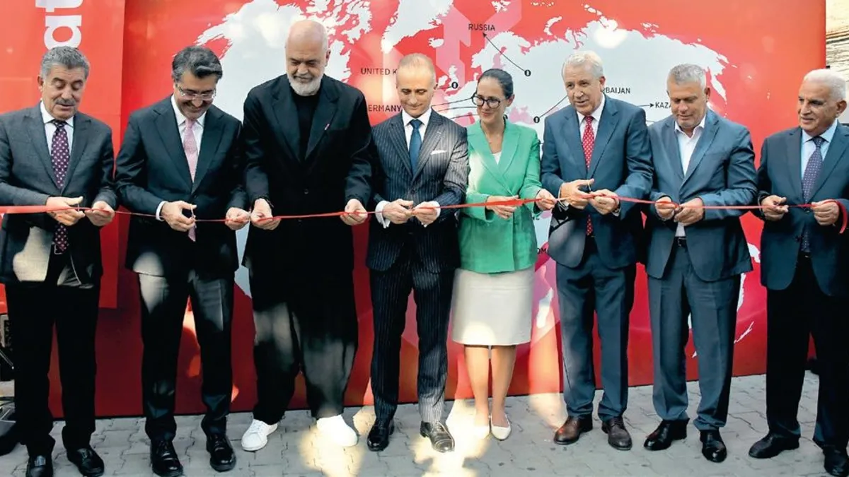 Ziraat Bankası'nın Arnavutluk'ta faaliyet göstermeye başlamasını simgeleyen görsel.