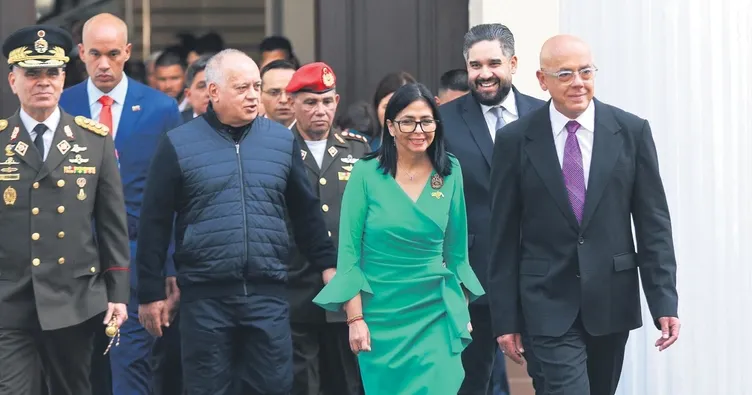 Caracas’ta yüzler neden gülüyor?